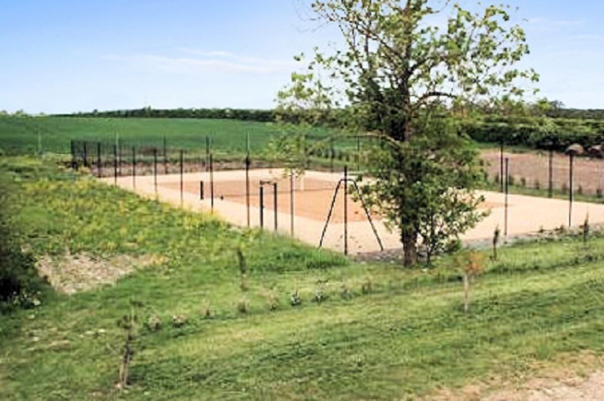 Terrain (volley-ball/tennis) Villa Saint-Cyr-en-Talmondais