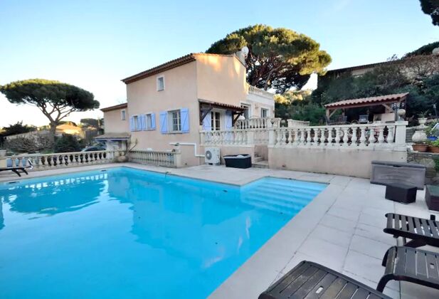 Villa à 1 km de la plage pour 6 pers. avec piscine à Sainte-Maxime