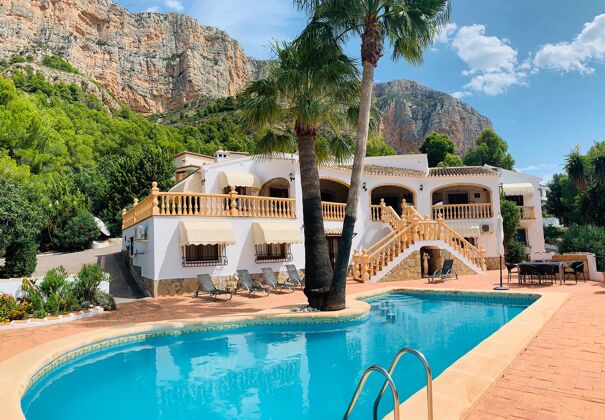 Villa 6 km away from the beach for 10 ppl. with swimming-pool at Jávea