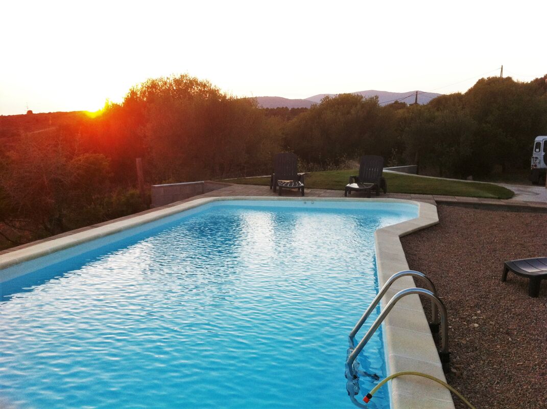 Vista a la piscina Villa Coggia