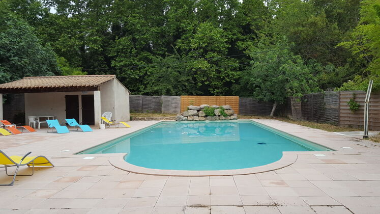 Bella casa per 7 pers. con accesso piscina a Lagrasse