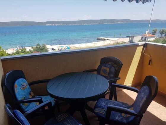 20 m away from the beach! Nice appartement for 6 ppl. at Dobropoljana