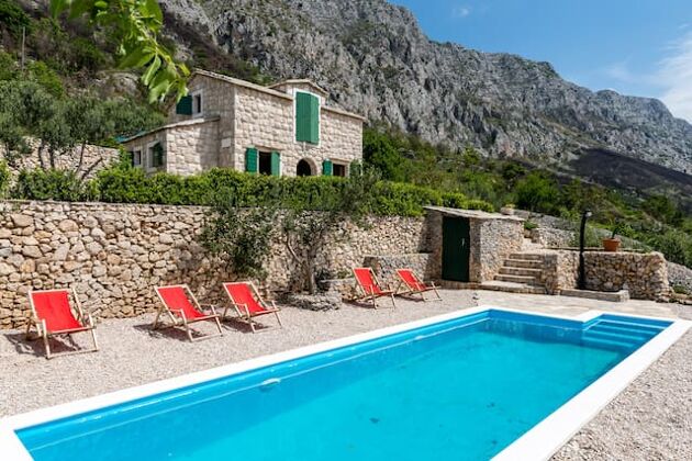 Beautiful villa for 6 ppl. with swimming-pool at Lokva Rogoznica