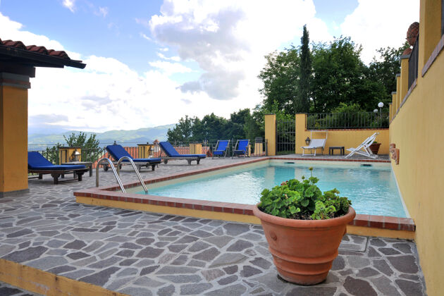 Casa per 4 pers. con accesso piscina, giardino e terrazza a Gattaia