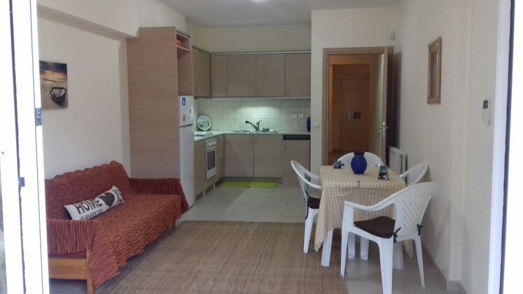 Appartement 800 m away from the beach for 6 ppl. at Kalyvia Thorikou