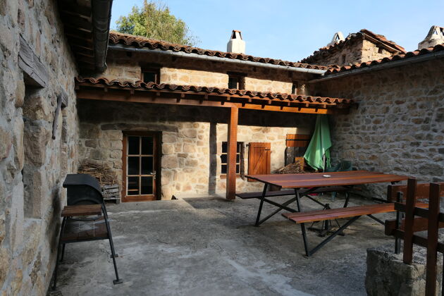 House 7 km away from the beach for 4 ppl. with terrace at Saint-Basile