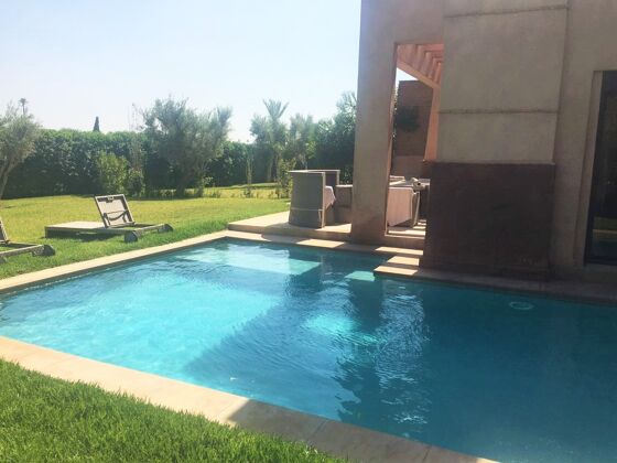 Villa for 8 ppl. with swimming-pool, garden and terrace at Marrakech