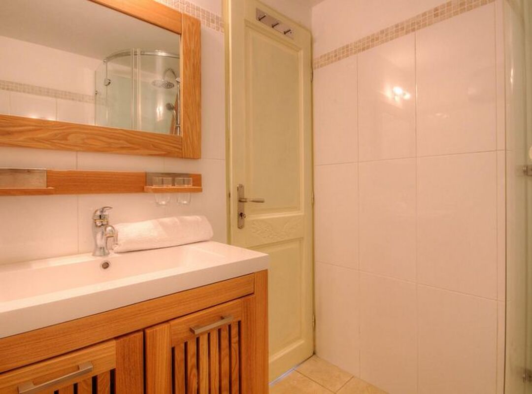 Bathroom Apartment Moltifao
