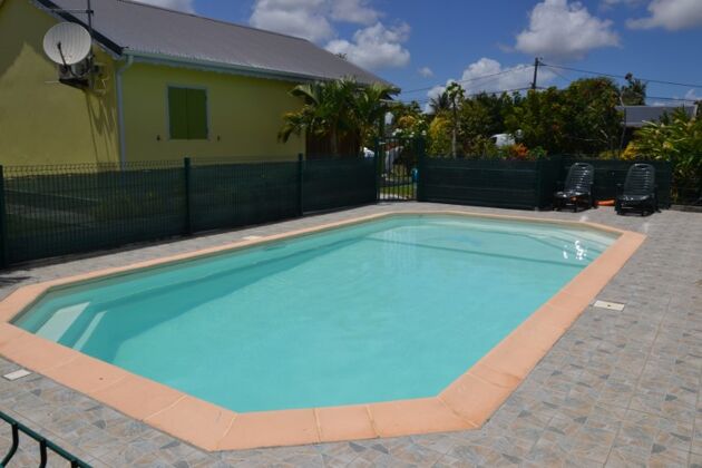House 4 km away from the beach for 5 ppl. with shared pool and garden