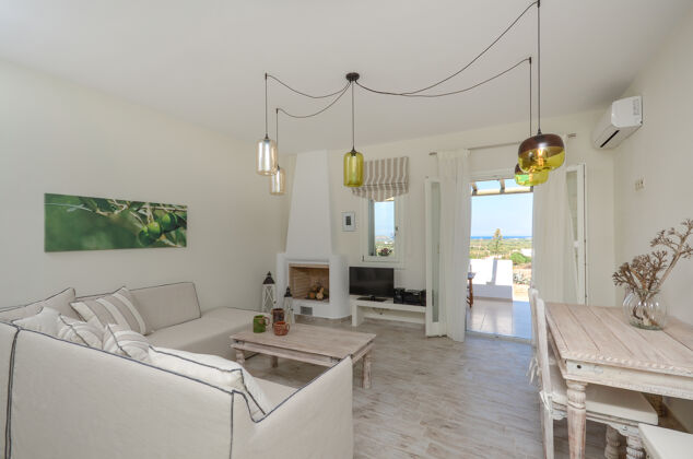 Villa 3 km away from the beach for 6 ppl. with sea view at Naxos