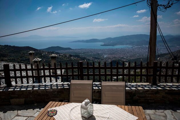 Big house 6 km away from the beach for 10 ppl. with sea view at Volos