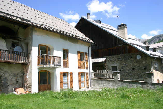 Amazing appartement 1 km away from the slopes for 6 ppl. at Arvieux