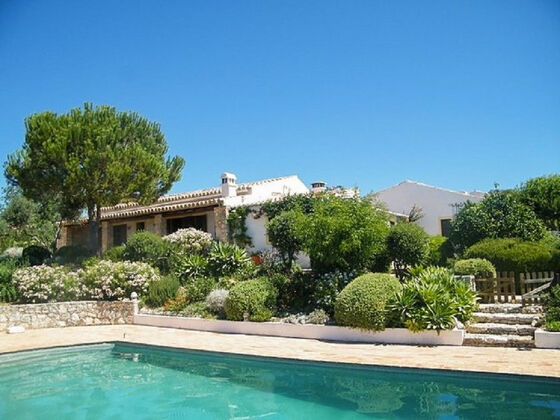 Villa à 12 km de la plage pour 5 pers. avec piscine et jardin à Tunes