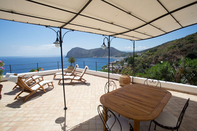 300 m away from the beach! House for 5 ppl. with sea view at Lipari