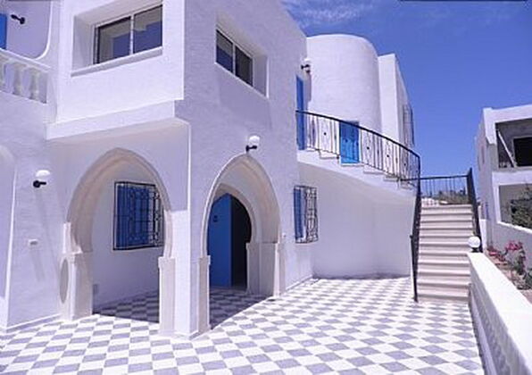 Maison à 800 m de la plage pour 9 pers. avec terrasse à Djerba Midoun