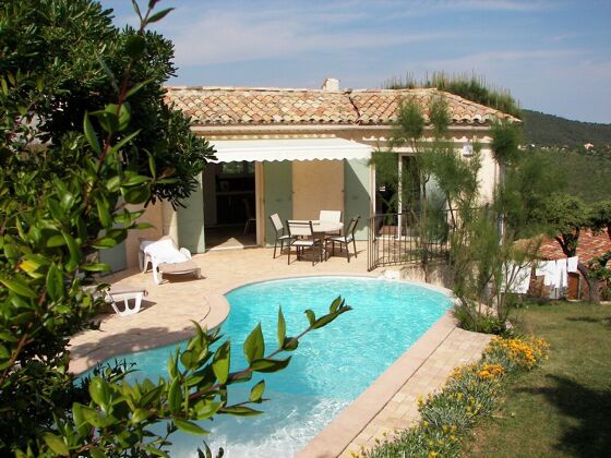 Spacious villa 2 km away from the beach for 4 ppl. with swimming-pool