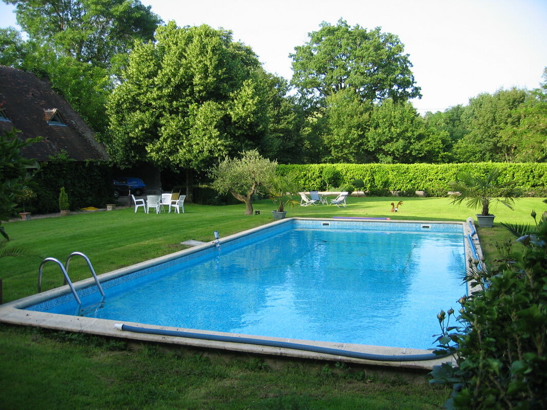 Vista sulla piscina Casa Saint-Branchs