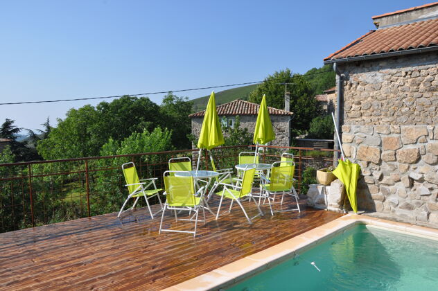 Big house 12 km away from the beach for 12 ppl. with swimming-pool