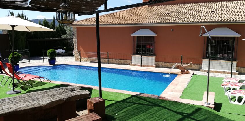 House for 8 ppl. with swimming-pool and terrace at Arriate, Málaga