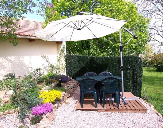 Bonita casa para 4 pers. con jardín y terraza en Lapeyrouse
