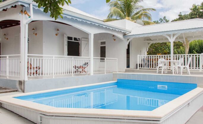Amazing villa 10 km away from the beach for 6 ppl. with swimming-pool