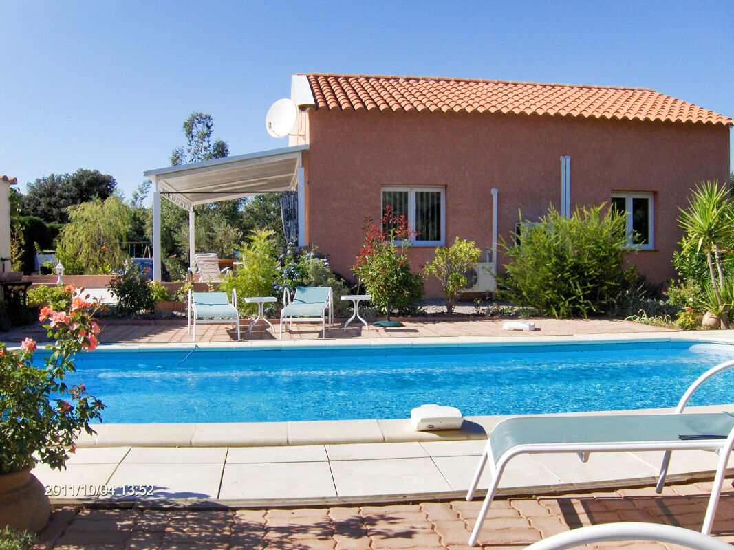 Vista sulla piscina Casa Castelnou