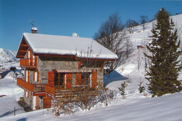 Hütte 1 km vom Skigebiet entfernt für 15 Pers. mit jacuzzi und Balkon