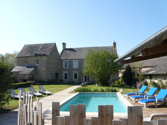 Villa per 15 pers. con piscina, giardino e terrazza a Le Locheur