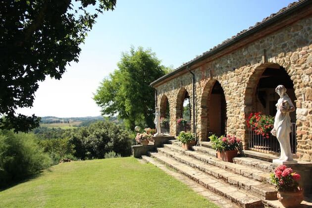 Villa per 28 pers. con piscina, jacuzzi e giardino a Sinalunga