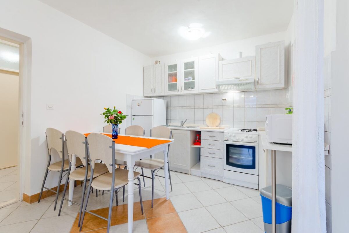 Kitchen Apartment Mastrinka