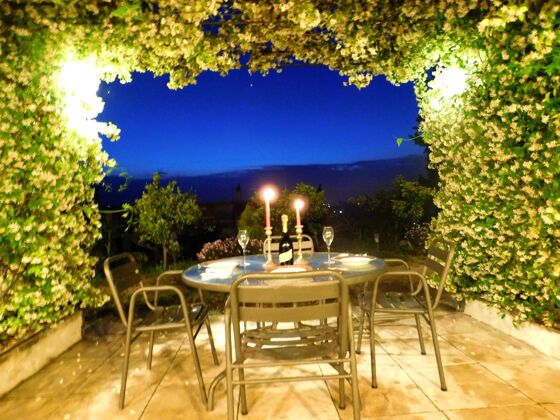 Bella casa a 500 m dalla spiaggia per 4 pers. con giardino a Corfu