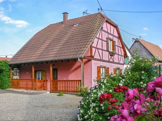 Beautiful house for 6 ppl. with garden and terrace at Stotzheim