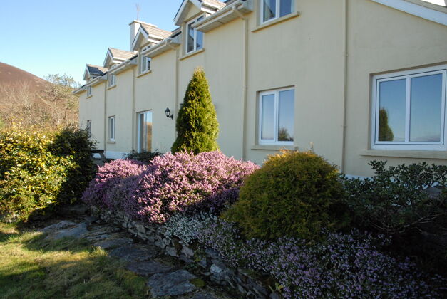 House 500 m away from the beach for 10 ppl. with sea view at Co. Kerry