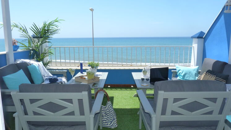 À 10 m de la plage ! Maison pour 10 pers. avec terrasse à Vélez-Málaga