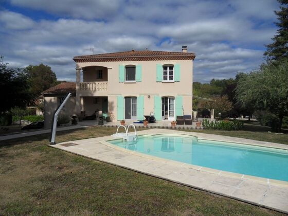 Villa pour 6 pers. avec piscine, jardin, terrasse et balcon à Ribérac