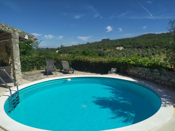 Hübsche Villa für 8 Pers. mit Schwimmbad und Terrasse in Alviobeira
