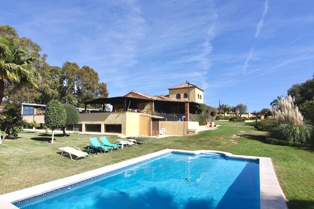 Casa a 1 km dalla spiaggia per 6 pers. con piscina e giardino a Malaga