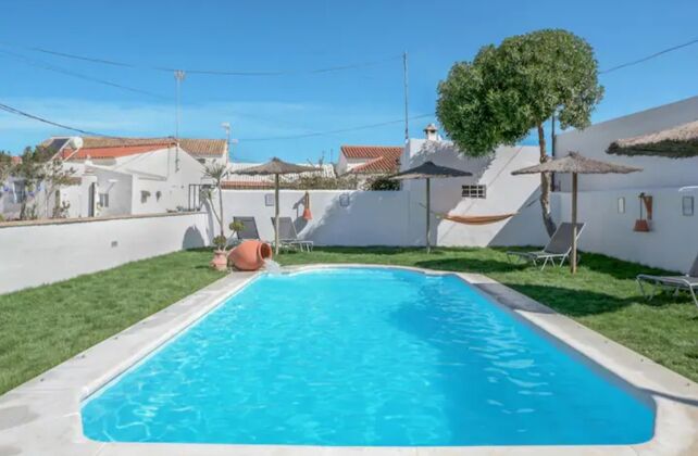 House 800 m away from the beach for 4 ppl. with shared pool at Zahora