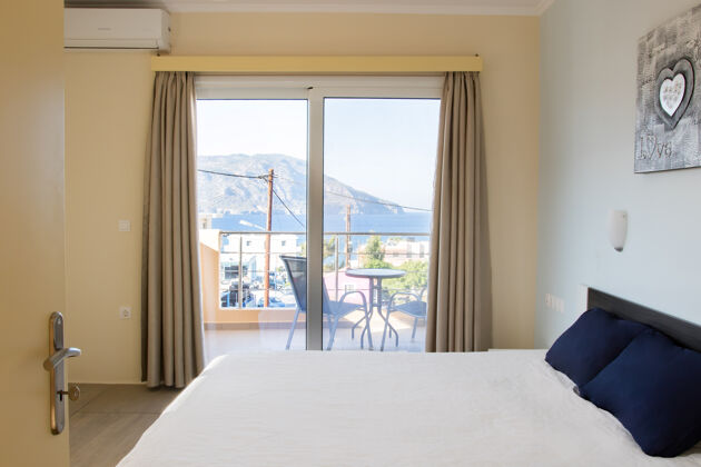100 m vom Strand entfernt! Wohnung für 3 Pers. mit Balkon in Karpathos