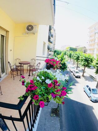 Nice appartement 1 km away from the beach for 8 ppl. at Acireale