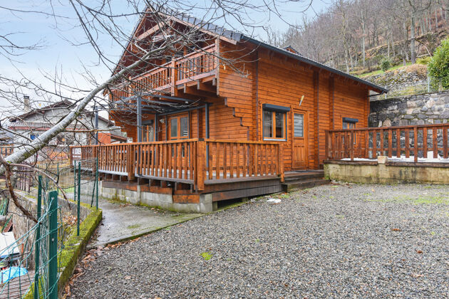 Amazing chalet for 10 ppl. with terrace and balcony at Orlu