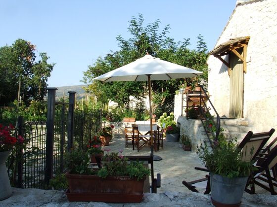 Appartamento per 2 pers. con jacuzzi, giardino e terrazza a Abbateggio