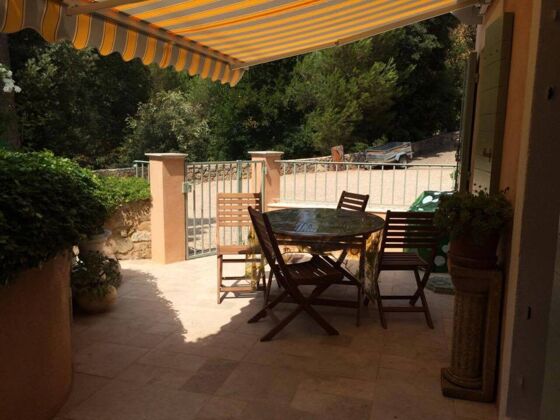 Bonita villa para 6 pers. con piscina y terraza en montauroux