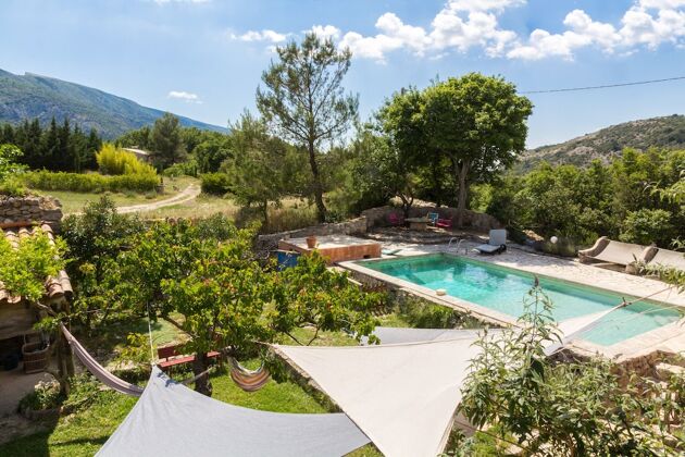 Villa pour 6 pers. avec piscine, terrasse et balcon à Vauvenargues