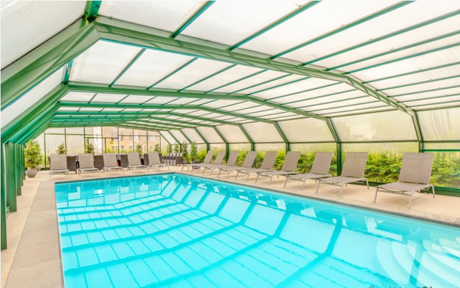 Villa für 50 Pers. mit Schwimmbad, Garten und Terrasse in Florenville