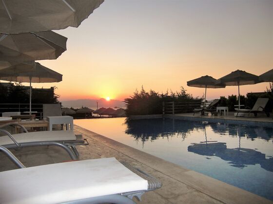 Villa 800 m away from the beach for 6 ppl. with shared pool and garden