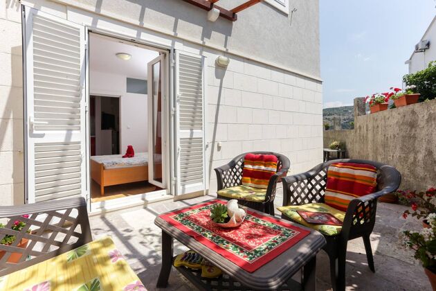Apartamento a 600 m de la playa para 4 pers. con terraza en Dubrovnik