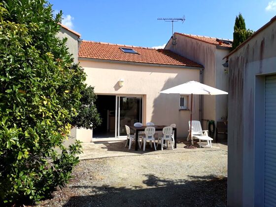 House 800 m away from the beach for 8 ppl. at Châtelaillon-Plage