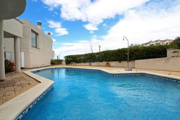 100 m away from the beach! House for 8 ppl. with shared pool at Sitges
