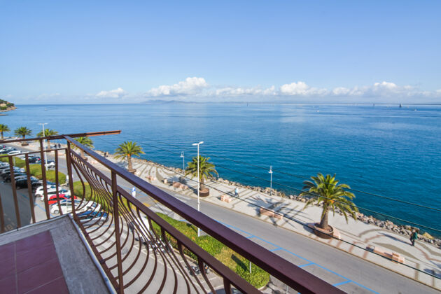 80 m away from the beach! Amazing appartement for 5 ppl. with sea view